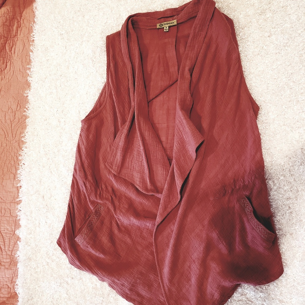 Long vest with pockets